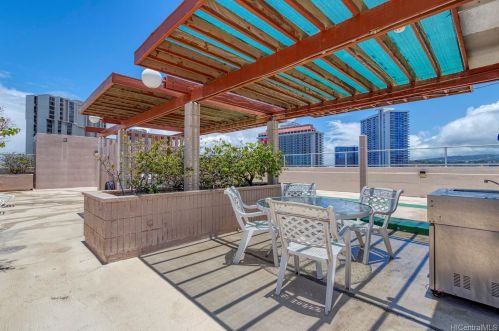 1848 Kahakai Dr, Honolulu HI  96814-4837 exterior