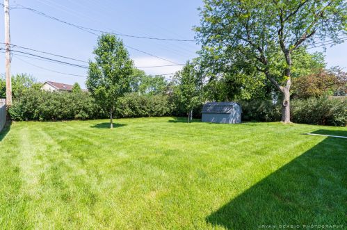 452 Aztec Dr, Carol Stream IL  60188-1586 exterior