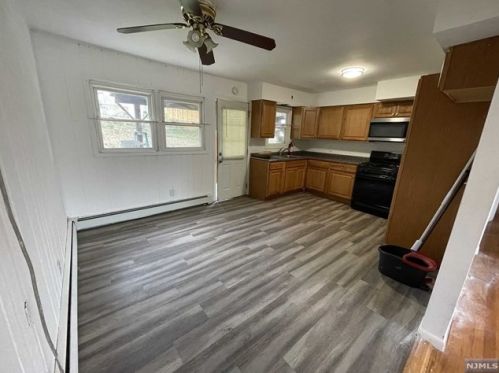 304 Caldwell Ave, Paterson NJ  07501-3332 exterior