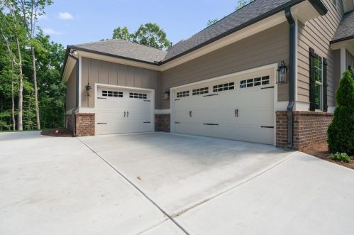 8865 Four Mile Creek Rd, Gainesville, GA 30506-5723