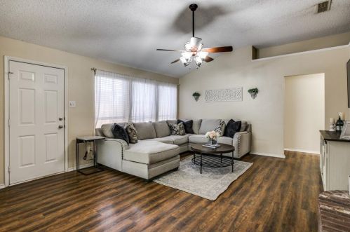 5729 Stone Mdw Ln, Fort Worth TX  76179-3739 exterior