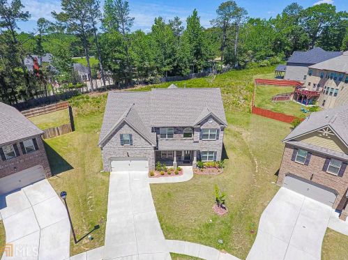 257 Misty Grove Dr, Loganville, GA 30052-6635