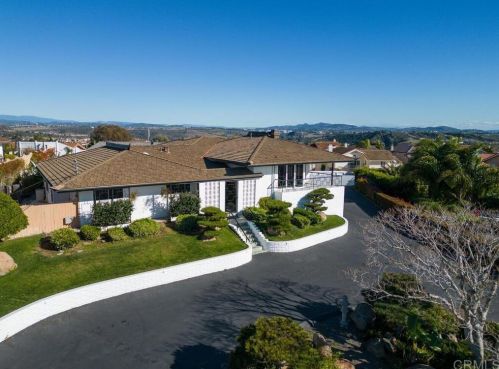 4230 Skyline Rd, Carlsbad, CA 92008-3642