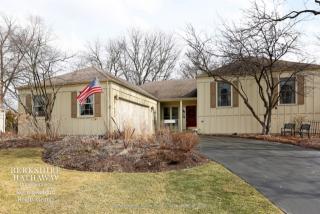 1483 Pebblestone Cv, Wheaton, IL 60189-7239