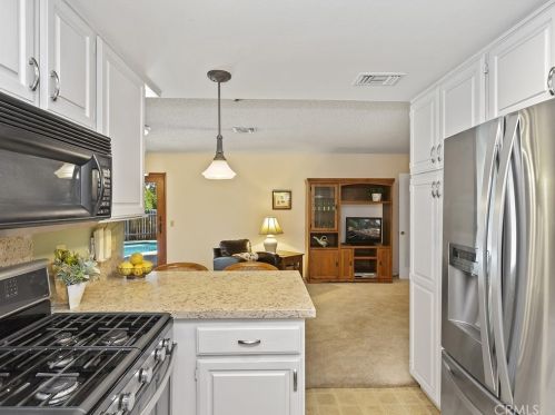 5550 Gloucester Way, Riverside CA  92506-3425 exterior