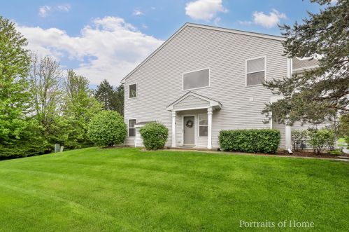 1461 Meadowsedge Ln, Carpentersville, IL 60110-3410