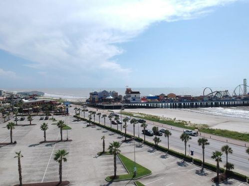 2304 Bernardo De Galvez Ave, Galveston, TX 77550