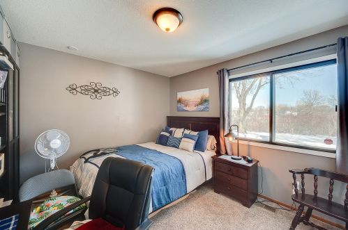 5983 Dellwood Ave, Saint Paul MN  55126-8451 exterior