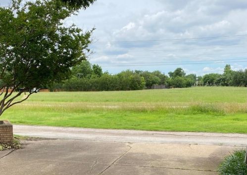 3151 Chapel Downs Dr, Dallas TX  75229-5834 exterior