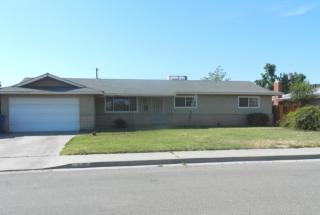 1575 Mulberry Ln, Lemoore, CA 93245-1771