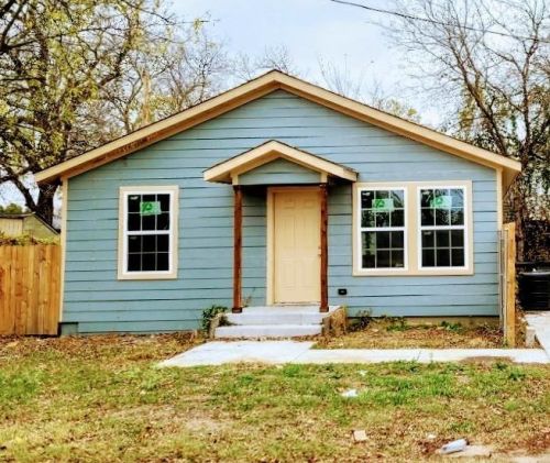 3301 Burton Ave, Fort Worth TX  76105-5315 exterior