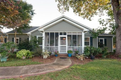 362 Jackson Lake Inn Rd, Jackson, GA 30233-4705