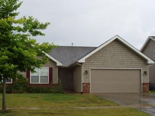 720 Anjali Ct, Sycamore, IL 60178-9002