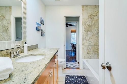 2425 Euclid Ave, Austin TX  78704-5419 exterior