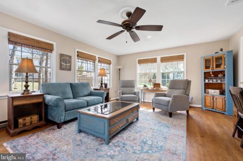 6705 Little Ann Ct, Springfield VA  22152-2629 exterior