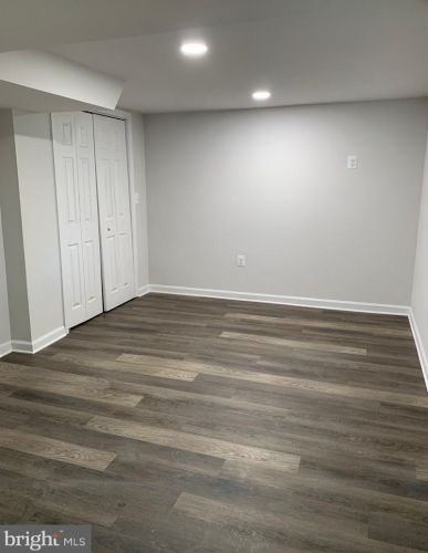 9407 Colesville Rd, Silver Spring MD 20901-4819 exterior