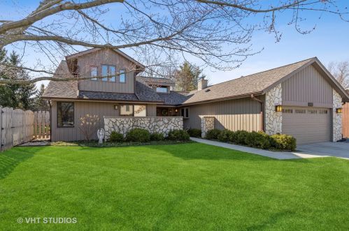 530 Sunnyside Ave, Gurnee, IL 60031-3452