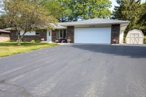 3330 Shelburne Dr, Rockford, IL 61109-2866
