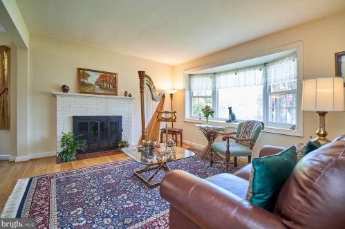 6600 Gordon Ave, Falls Church, VA 22046-1822