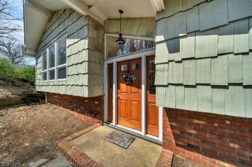 87 Hillcrest Ave, Morristown, NJ 07960-5046
