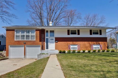 1110 Kitson Dr, Palatine, IL 60074-5626