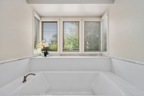 22 Shadybend, Irvine CA  92602-0844 exterior