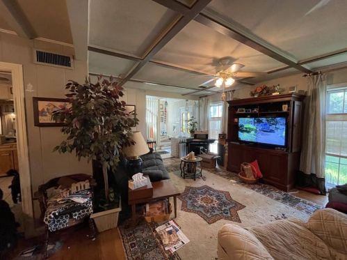 2228 Goldenrod Ave, Fort Worth TX  76111-1609 exterior