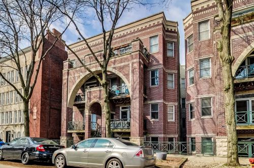 4104 Kenmore Ave, Chicago, IL 60613-5432