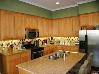 432 Lindberg Cir, Petaluma CA  94952-3399 exterior