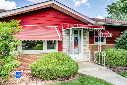 16045 Debra Dr, Oak Forest, IL 60452-3714