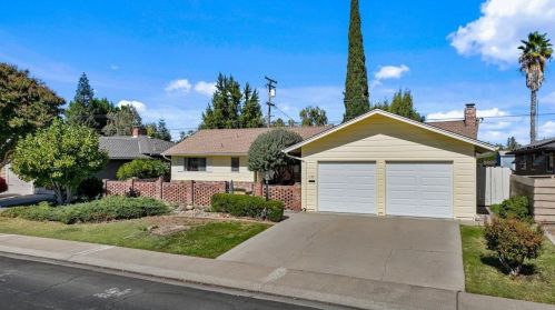 1135 Mount Vernon Dr, Modesto, CA 95350-2107