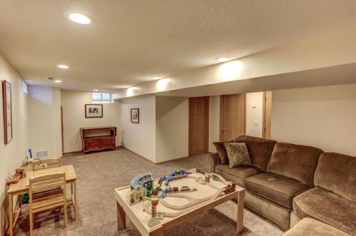 2233 Fernwood St, Saint Paul MN  55113-4311 exterior