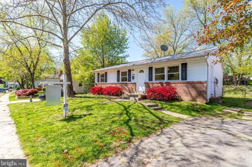 13308 Haddock Rd, Woodbridge, VA 22193-5157