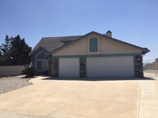 15231 Halinor St, Hesperia CA  92345-1303 exterior