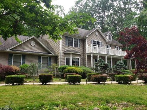 3 Pondview Ln, Roxbury Township, NJ 07836-4801