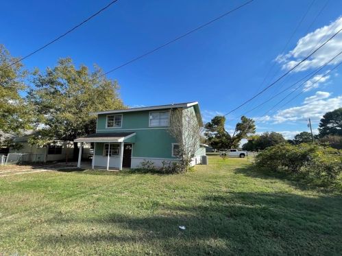 1702 Apache Trail Ct, Granbury TX  76048-6171 exterior
