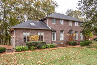 2231 Shannon Dr, Murfreesboro, TN 37129-1360