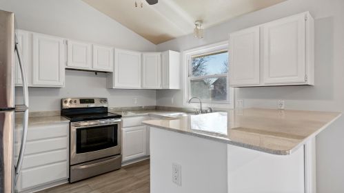 7340 157th St, Saint Paul, MN 55124-5101