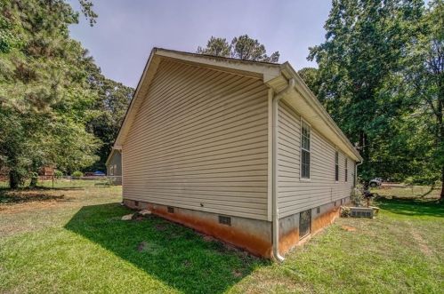 126 Ashland Dr, Stockbridge GA  30281-1769 exterior