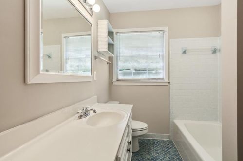 5038 Heatherdale Ln, Atlanta GA  30360-1669 exterior