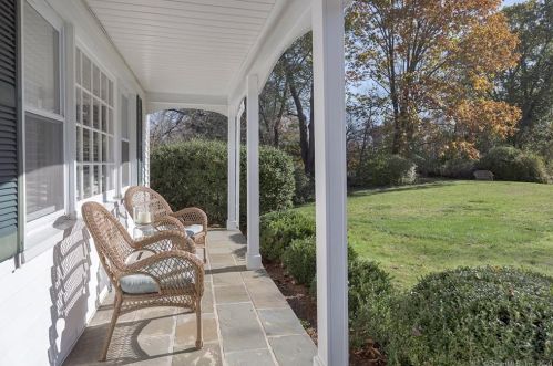 12 Chipmunk Ln, Norwalk, CT 06850-4309