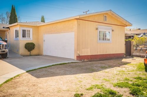 2022 11th St, Santa Ana, CA 92703-1923