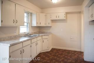 4869 Randall Dr, Cleveland OH  44128-4765 exterior