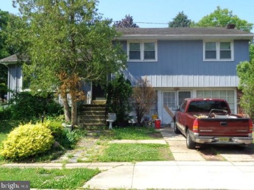 203 Colonial Rd, Beverly, NJ 08010-1919