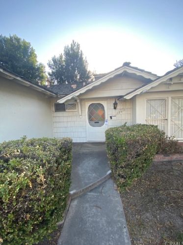 12611 Silver Fox Rd, Los Alamitos, CA 90720-5235