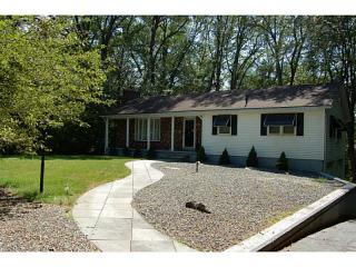 15 Lori Ellen Dr, Smithfield, RI 02917-2313