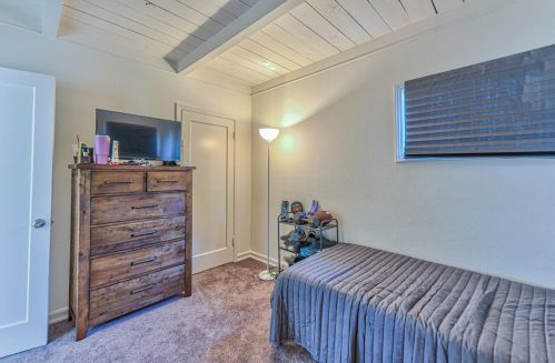 1092 Highland St, Seaside CA 93955-6124 exterior