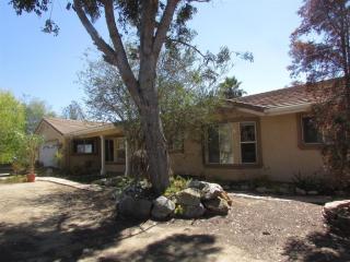 3060 Sumac Rd, Fallbrook, CA 92028-8705