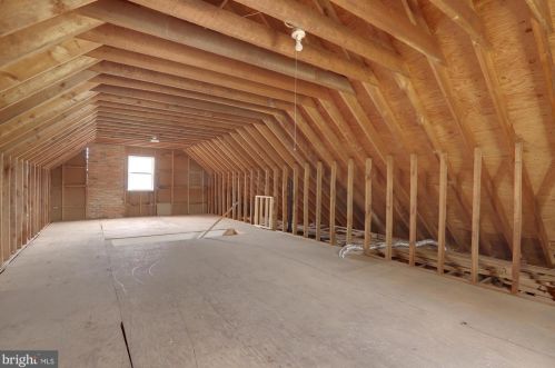 211 Ednor Rd, Silver Spring MD 20905-5134 exterior