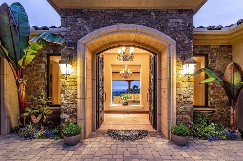 7133 Obelisco Cir, Carlsbad, CA 92009-6522